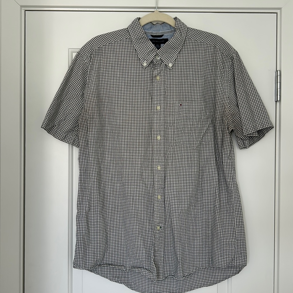 Tommy Hilfiger Large Short Sleeve Button Down Shirt, Black Grey White Pattern